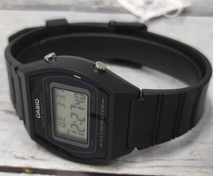 zegarek-casio-w-202-1avef-retro-marka-casio