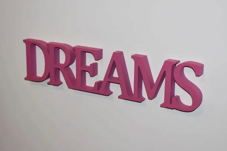 napis-3d-dreams-stan-nowy