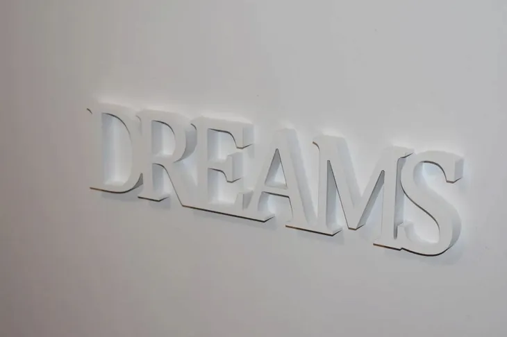 napis-3d-dreams-stan-nowy