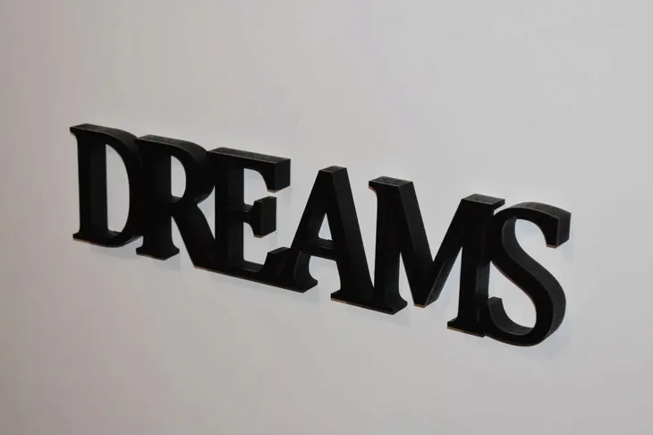 napis-3d-dreams-stan-nowy