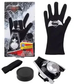 batman-rekawica-bron-wyrzytnia-walka-superbohater