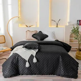narzuta-z-falbanka-160x220-ruffy-czarna-falbanka-romby-glamour