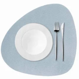 podkladka-na-stol-35x45-skinny-blekitna-pod-talerze