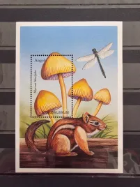 znaczki-flora-grzyby-angola-czysty-zn21