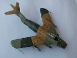 1-72-soviet-fighter-mig-17-fresco-marka-zvezda-model-z7318
