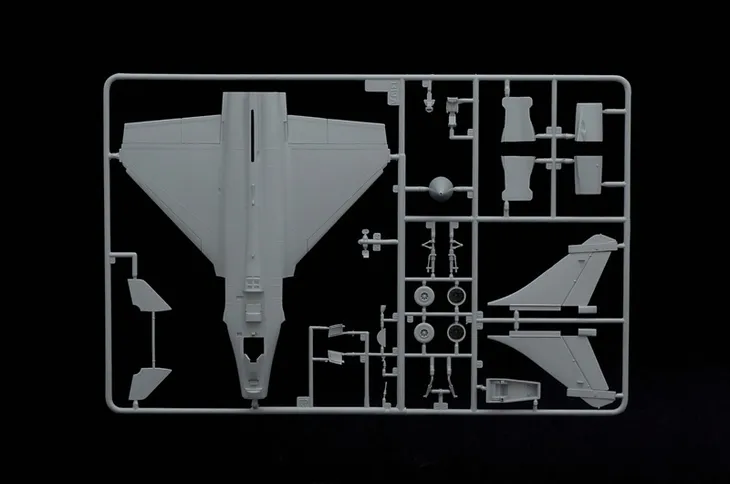 1-72-rafale-m-marka-italeri-stan-nowy