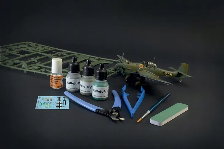 1-72-complete-set-for-modeling-ju-87b-stuka-marka-italeri-okres-ii-wojna-swiatowa