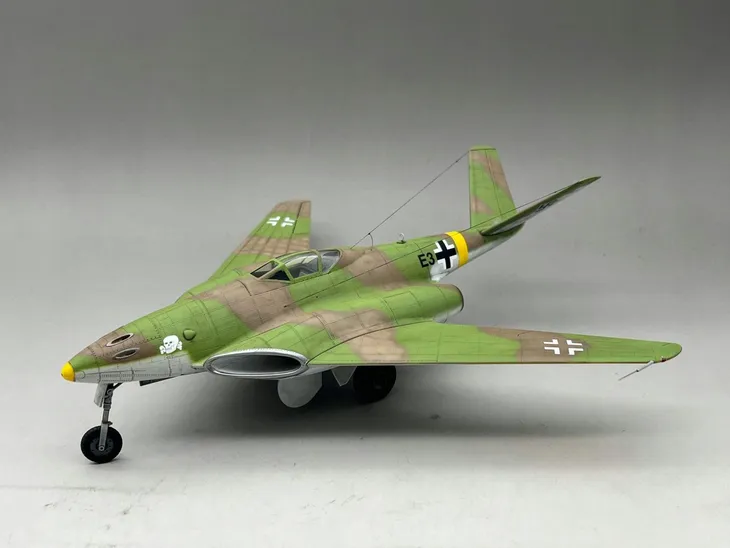 amusing-hobby-48a004-me262-hg-iii-v-tail-1-48-okres-ii-wojna-swiatowa