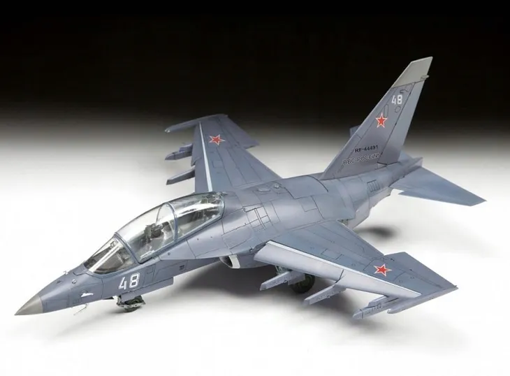 1-48-yak-130-russian-light-ground-attack-aircraft-okres-po-ii-wojnie-swiatowej