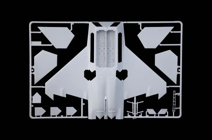 1-48-f-22a-raptor-wiek-14-lat