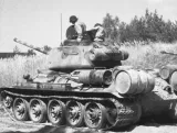 1-72-t-34-85-russian-tank-2-modele-marka-italeri-okres-ii-wojna-swiatowa