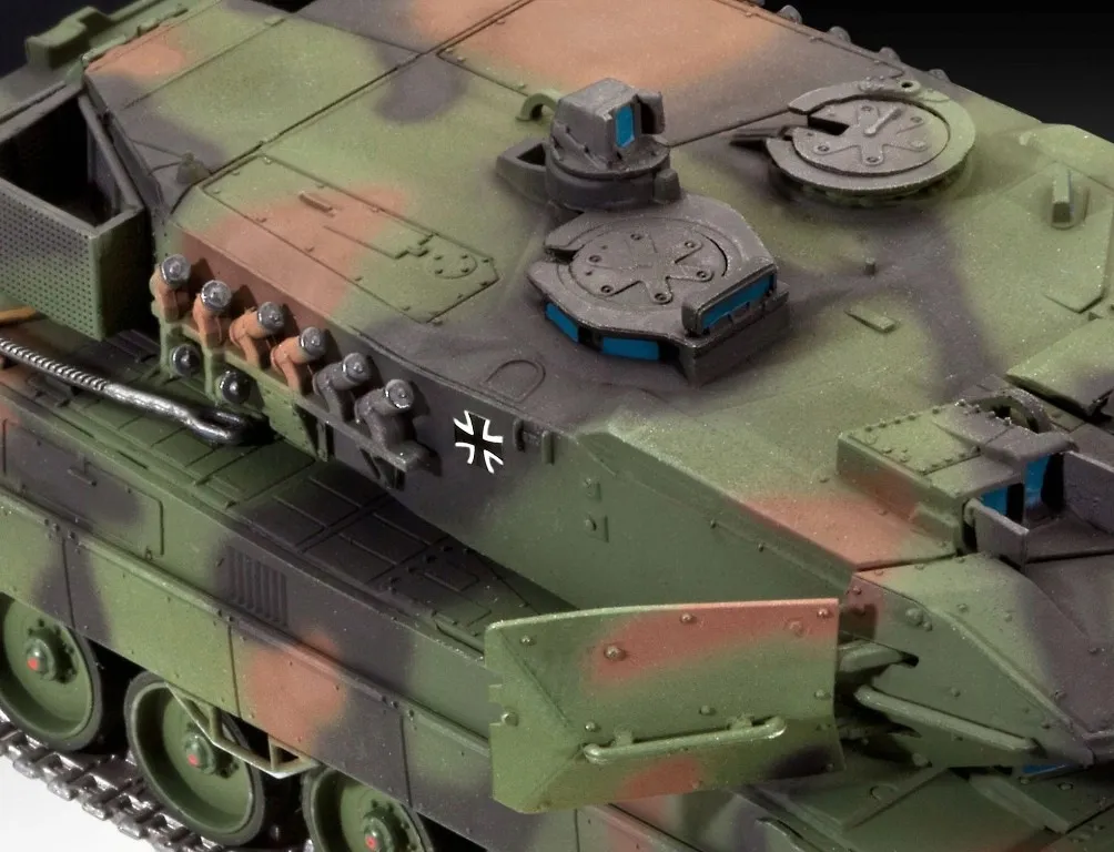 revell-03180-leopard-2-a6-a6m-1-72-marka-revell