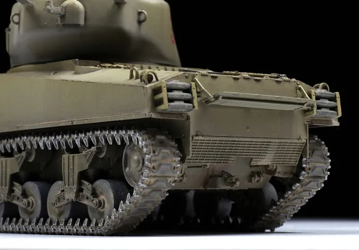 1-35-us-medium-tank-m4a2-76-w-sherman-stan-opakowania-oryginalne