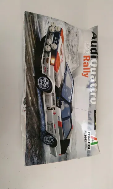 1-24-audi-quattro-rally-stan-opakowania-oryginalne-stan-nowy