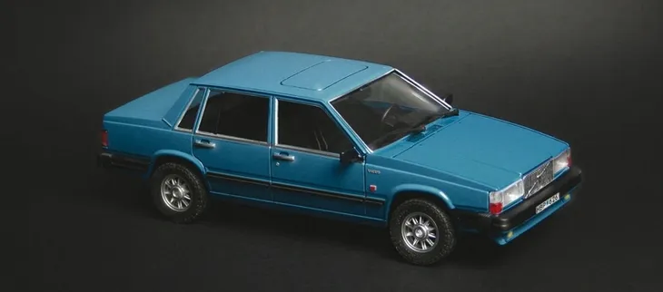 1-24-volvo-760-gle-stan-nowy-marka-italeri