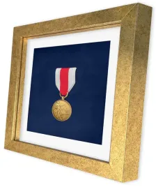 ramka-na-medal-zdjecie-3d-zlota-numizmaty-box