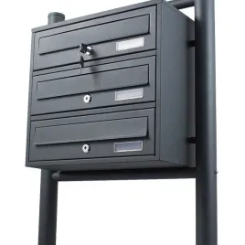 skrzynka-pocztowa-lokatorska-3-wrzutnie-malowana-proszkowo-wolnostojaca