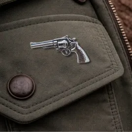 przypinka-mysliwska-rewolwer-i