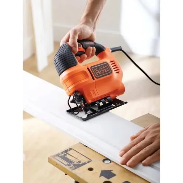 black-decker-wyrzynarka-520w-ks701e-glebokosc-ciecia-w-aluminium-15-mm