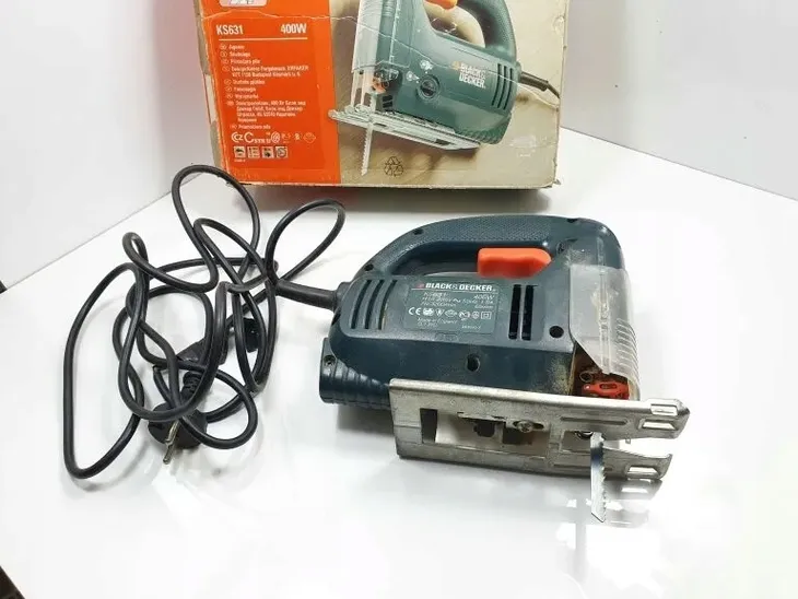 black-decker-wyrzynarka-520w-ks701e-informacje-dodatkowe-regulacja-obrotow