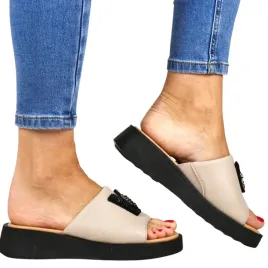 klapki-skorzane-na-koturnie-vinceza-66950-bezowe