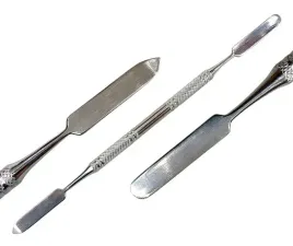 kopytko-radelko-metalowe-do-skorek-paznokci