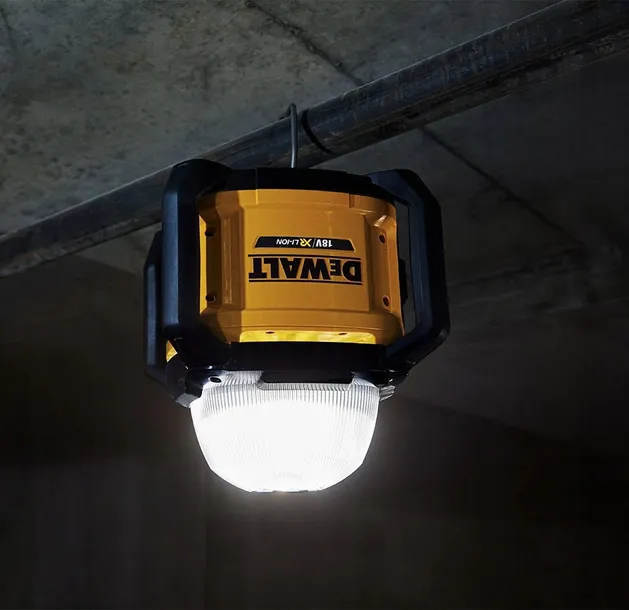 lampa-18v-led-dcl074-stan-nowy-marka-dewalt