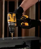 wiertarko-wkretarka-dewalt-dcd701d2-maksymalna-predkosc-obrotowa-i-bieg-425-rpm