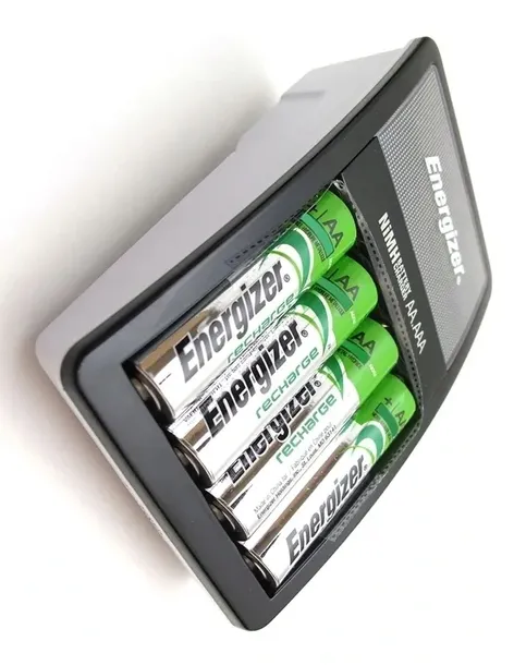 energizer-ladowarka-maxi-4aapowerplus-stan-nowy-zawartosc-zestawu-akumulator-ladowarka