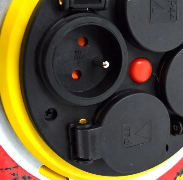 przedluzacz-aw-tools-aw70260-liczba-gniazdek-4-szt