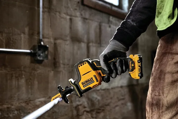 pila-szablasta-dewalt-dcs312nt-stan-nowy-marka-dewalt