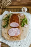 swojska-kielbasa-gruba-900g-glowny-skladnik-wieprzowina