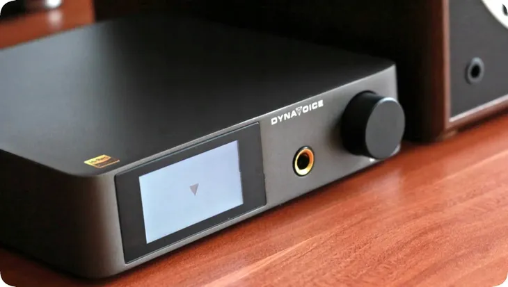 wzmacniacz-stereo-bluetooth-dac-dynavoice-ca802bt-glebokosc-produktu-17-cm