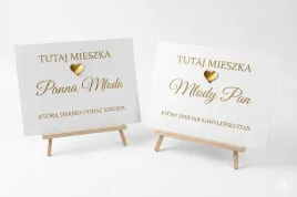 zestaw-tablica-tutaj-mieszka-panna-mloda-pan-mlody-sztaluga