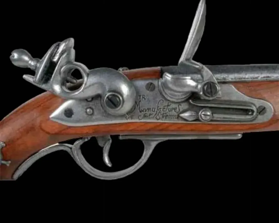 piracki-francuski-pistolet-z-xviii-w-1012