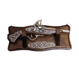 historyczny-pistolet-skalkowy-na-zawieszce-warg-6