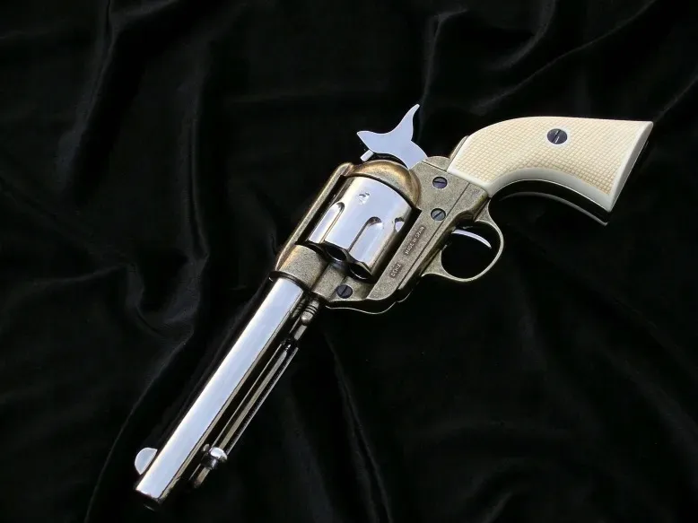 rewolwer-colt-peacemaker-1873-r-1108-l