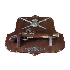 pistolet-napoleonski-na-drewnie-z-herbem-wtr-201