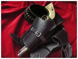 czarny-pas-z-nabojami-na-dwa-rewolwery-skora-708