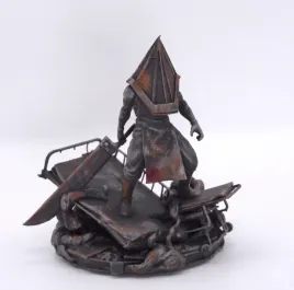 pyramid-head-figurka-zywiczna-zainspirowane-silent-hill-2