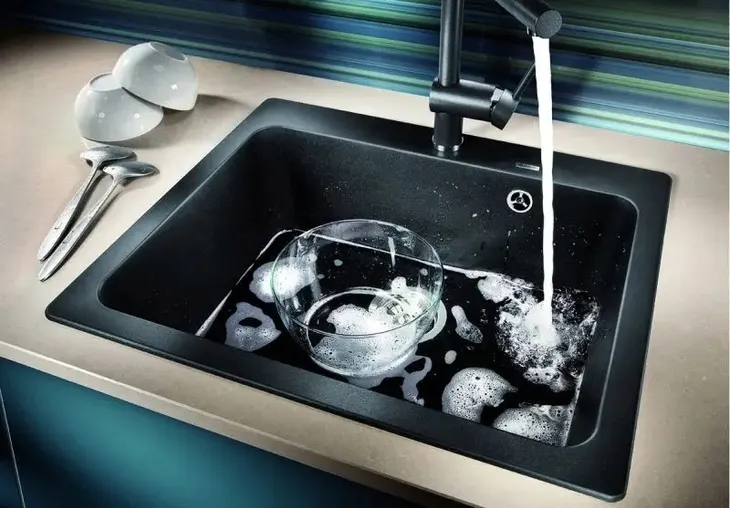 blanco-naya-6-silgranit-szarosc-skaly-material-wykonania-granit