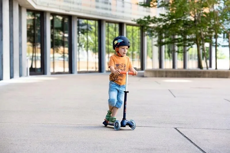 micro-kask-m-rakiety-stan-nowy