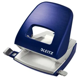 metalowy-dziurkacz-biurowy-do-30-kartek-leitz-nexxt-style-50060069