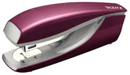 zszywacz-do-30-kartek-24-6-26-6-czerwony-leitz