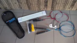 zestaw-do-badminona-siatka-slupki