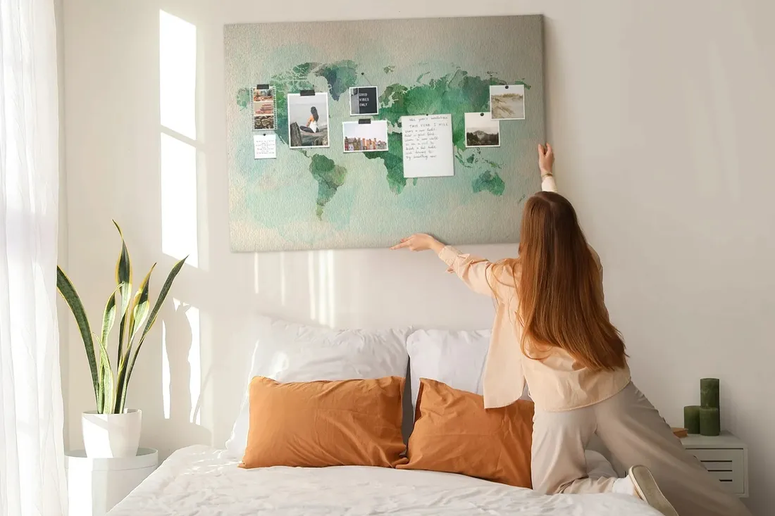 tablica-korkowa-canvas-akwarela-mapa-swiata