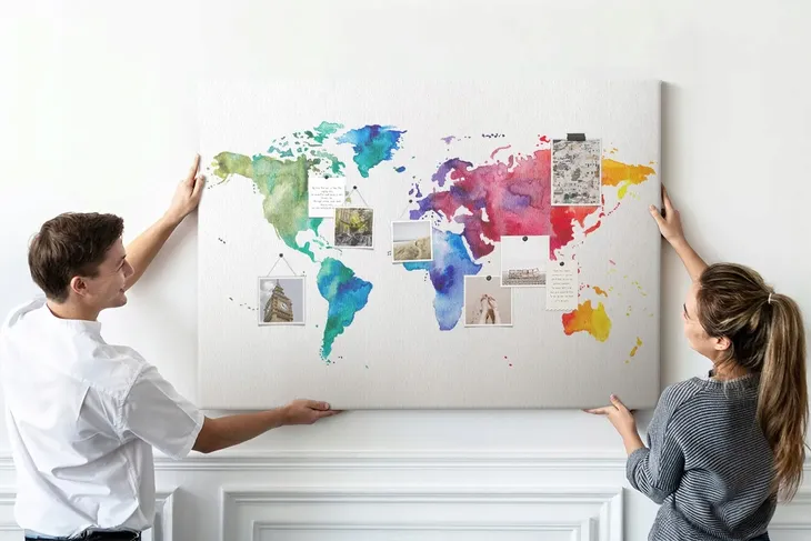tablica-korek-nad-biurko-akwarel-mapa-swiata-waga-z-opakowaniem-5-5-kg