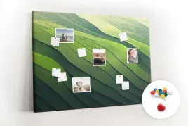 tablica-korkowa-pinezki-abstrakcja-pola