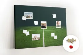 tablica-korkowa-szkolna-pinezki-boisko-pilkarskie