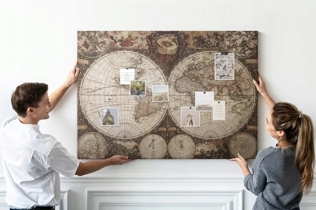 tablica-korek-canvas-pinezki-stara-mapa-swiata